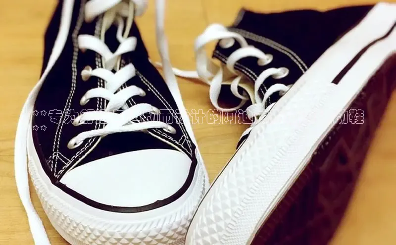 乐玩app官网入口路畅科技**专为舒适与运动而设计的阿迪达斯防震运动鞋
**