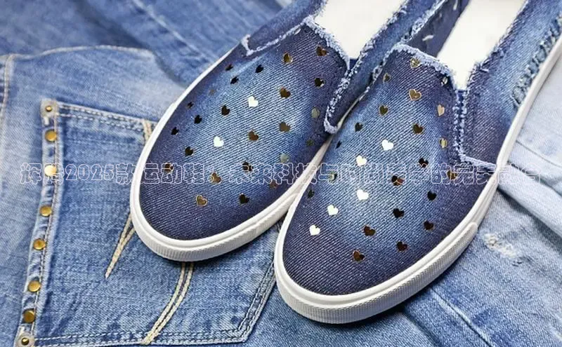 乐玩LEWIN-乐玩国际-乐玩体育-乐玩游戏一径科技辉腾2025款运动鞋：未来科技与时尚美学的完美融合